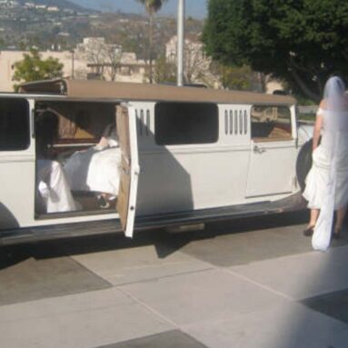 Vintage limousine in Thousand Oaks for a wedding.