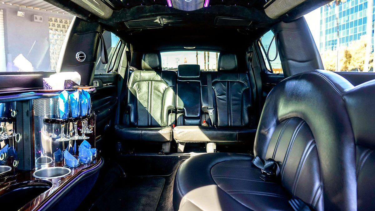 Lincoln MKT stretch interior with bar