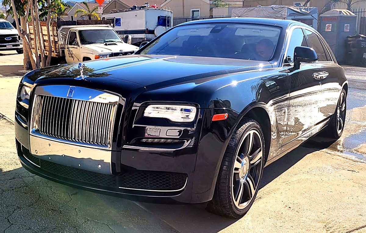Rolls-Royce Ghost grille and Spirit of Ecstasy