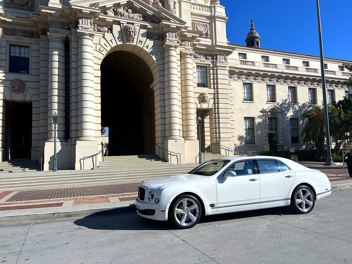 Chauffeured Bentley Mulsanne