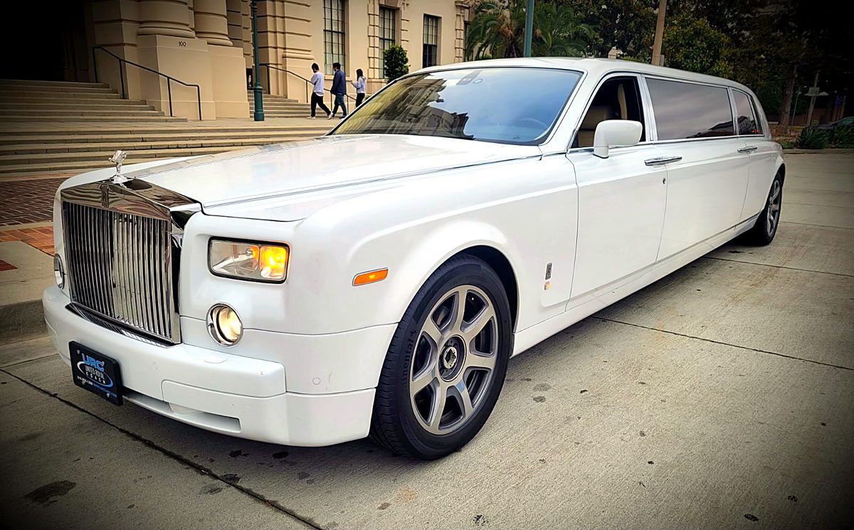 Stretched Rolls-Royce for a Pacific Coast Highway sunset tour